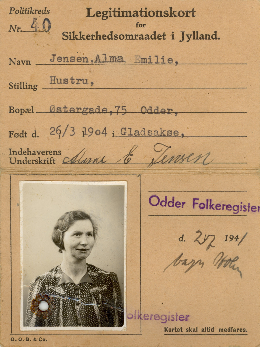 Legitimationskort for Alma E Jensen, født Alma Emilie Pedersen, Odder - 1941 